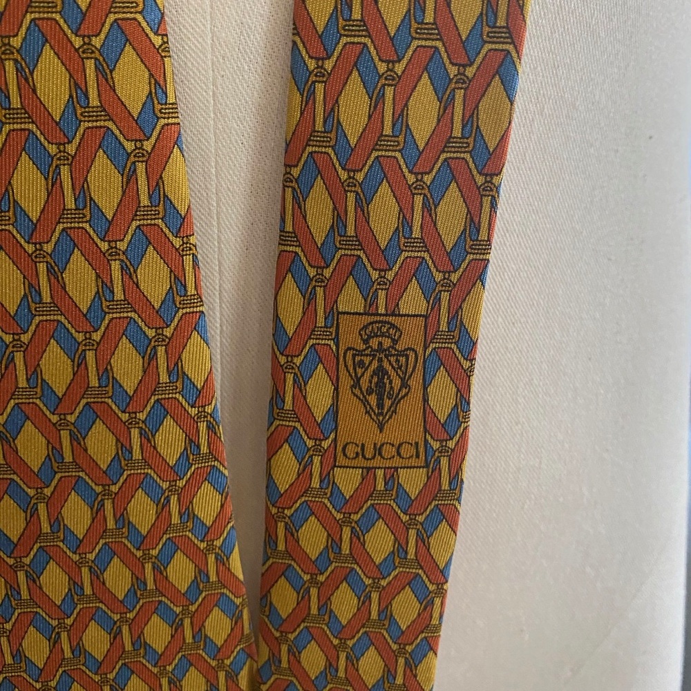 Authentic Gucci necktie - Picture 6 of 6